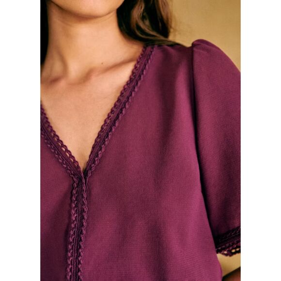 NEW Sézane Tina Blouse Plum Purple V-Neck Short Sleeve Top French 34 US XS/S 0/2 - Picture 2 of 5